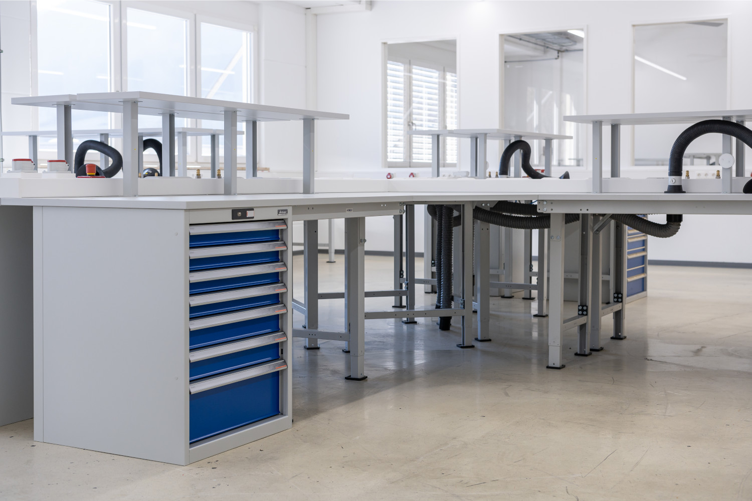 Aufbau der ESD-Arbeitsplätze Allmendinger Praxisbeispiel Aufbau der ESD-Arbeitsplätze Allmendinger Praxisbeispiel